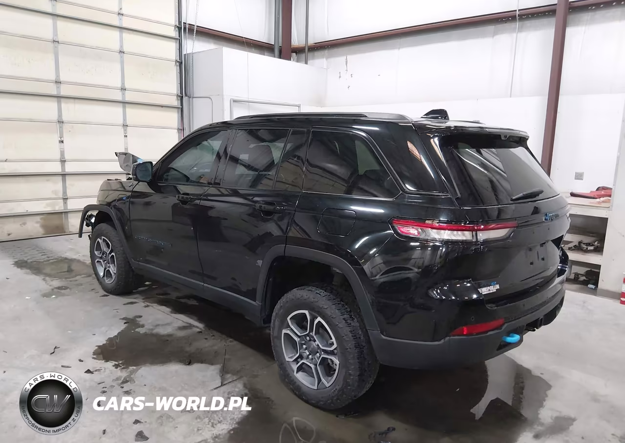2022 Jeep Grand Cherokee 4Xe Trailhawk 4X4 VIN:1C4RJYC66N8748571 - 3