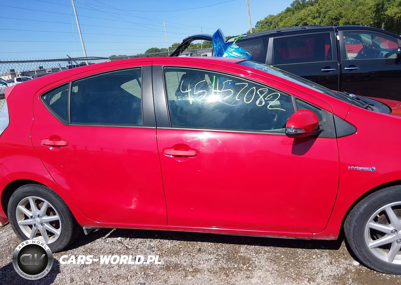 2013 Toyota Prius C Four VIN:JTDKDTB39D1052801 - 13