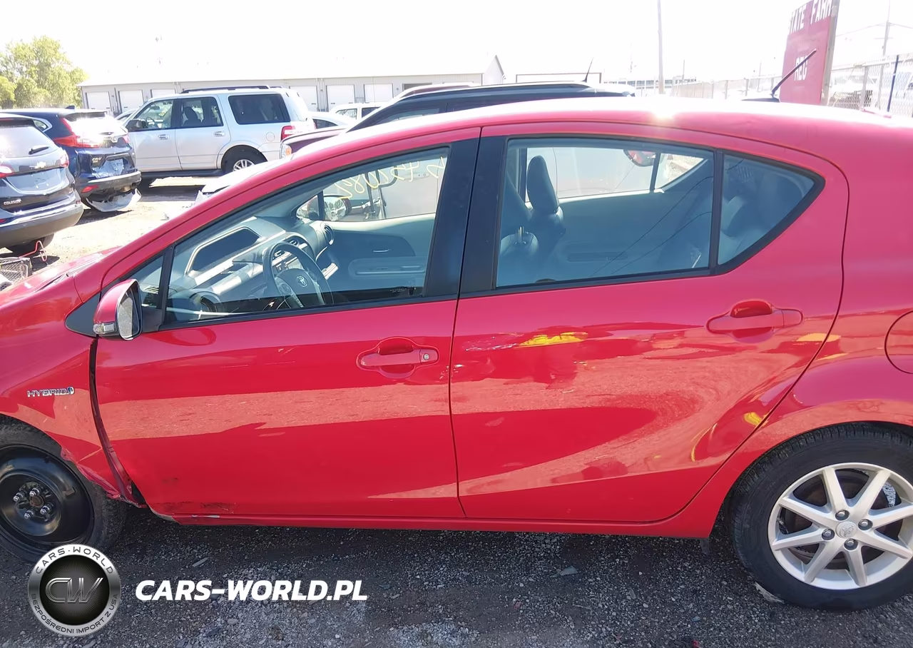 2013 Toyota Prius C Four VIN:JTDKDTB39D1052801 - 14