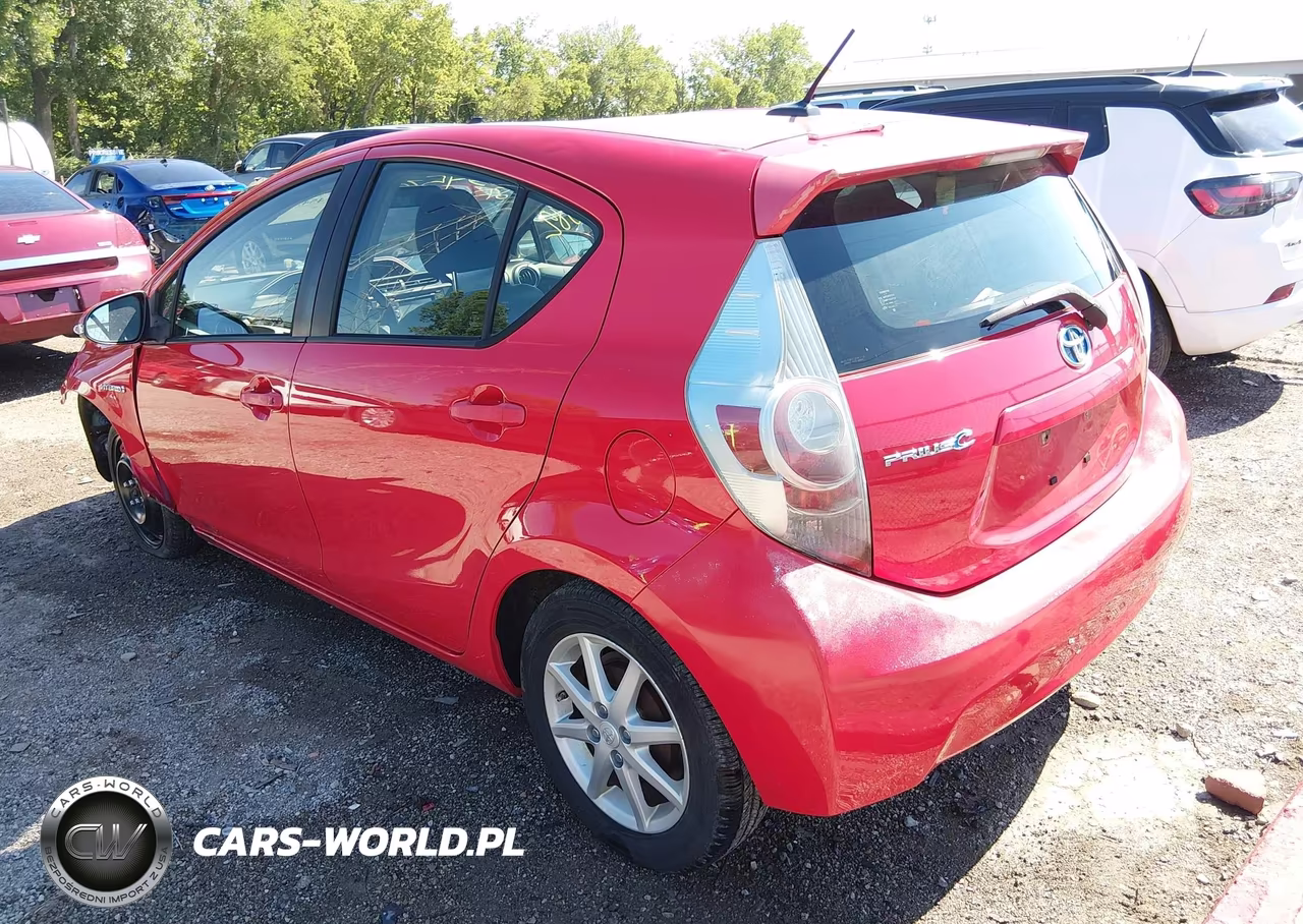 2013 Toyota Prius C Four VIN:JTDKDTB39D1052801 - 3