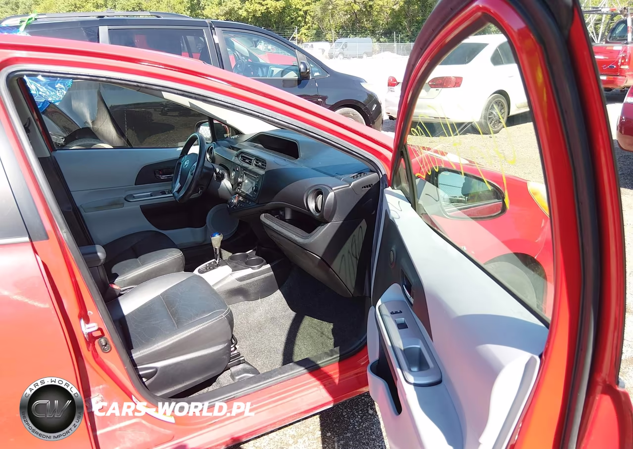 2013 Toyota Prius C Four VIN:JTDKDTB39D1052801 - 5
