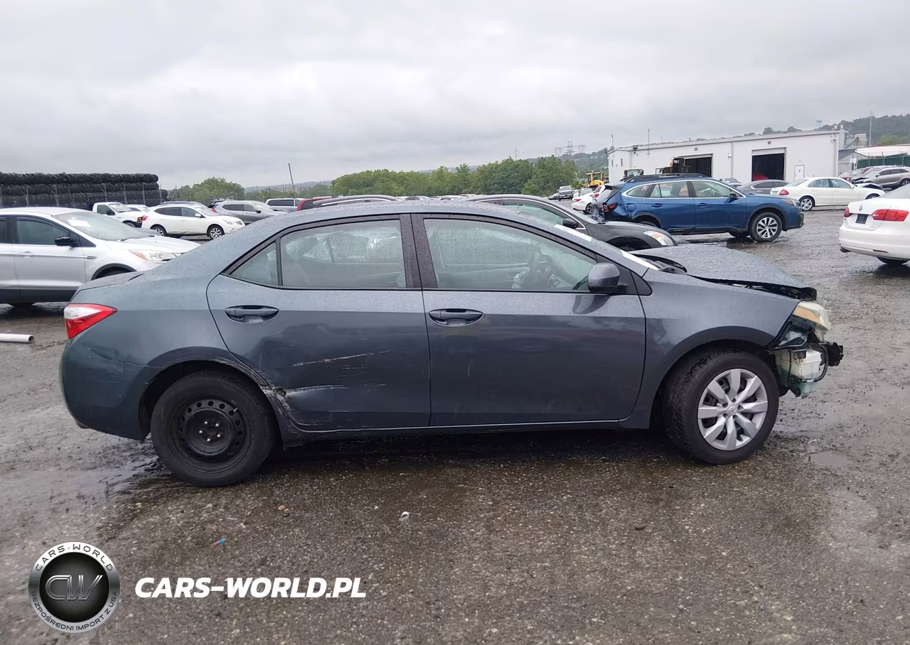 2015 Toyota Corolla Le VIN:5YFBURHE9FP352963 - 12