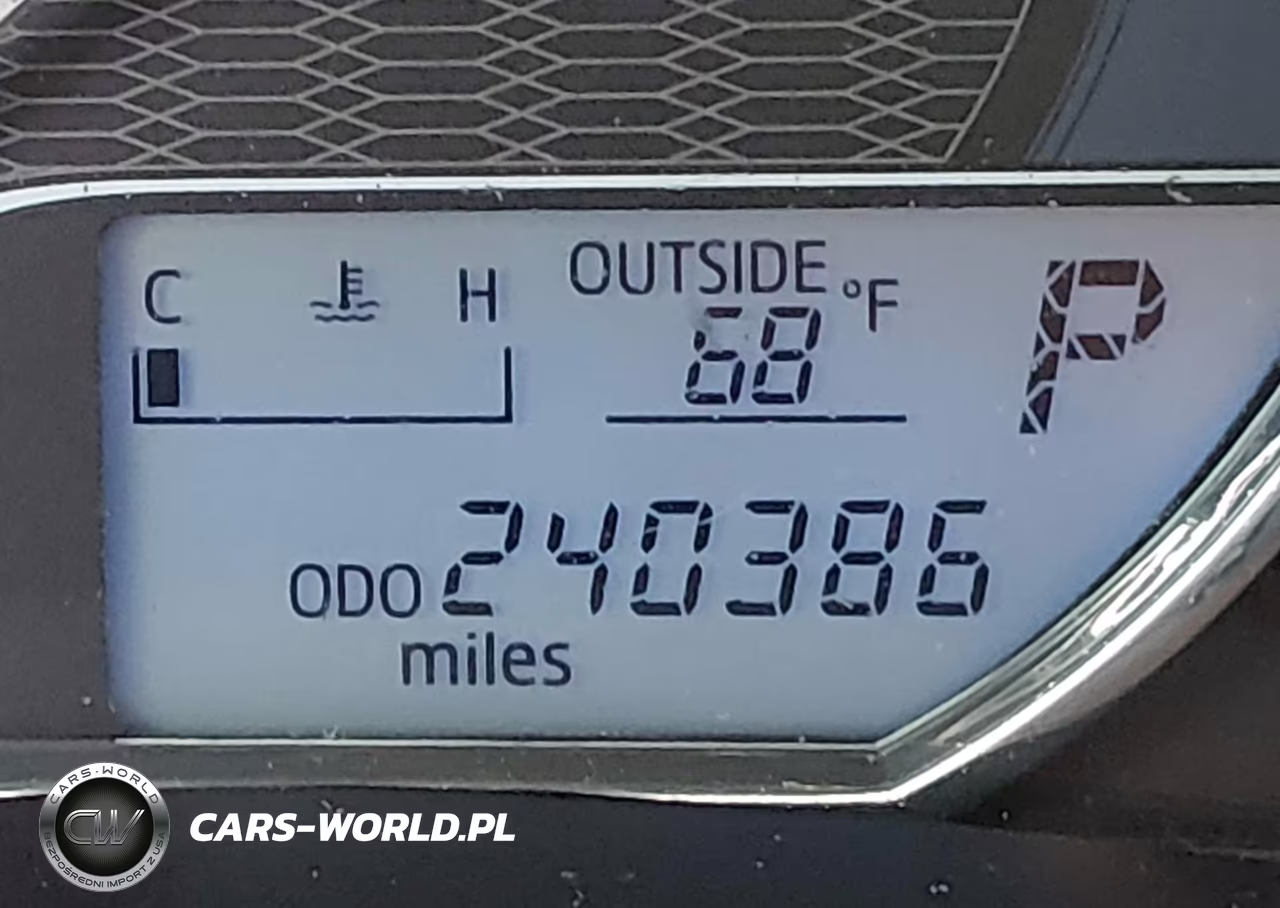 2015 Toyota Corolla Le VIN:5YFBURHE9FP352963 - 14