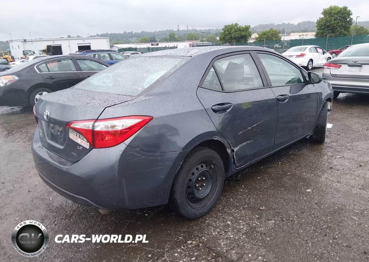 2015 Toyota Corolla Le VIN:5YFBURHE9FP352963 - 4