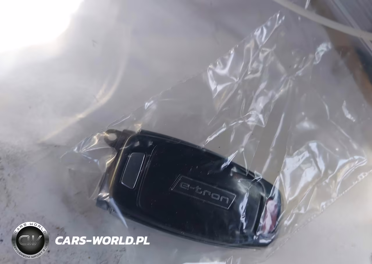 2024 Audi Q8 E-Tron S Line Premium Quattro VIN:WA1BAAGE8RB038309 - 11