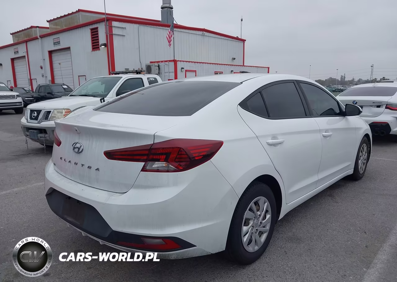 2019 Hyundai Elantra Se VIN:5NPD74LF3KH493733 - 4