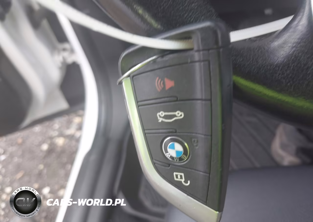 2019 BMW X2 xDrive28I VIN:WBXYJ5C53K5N31044 - 11