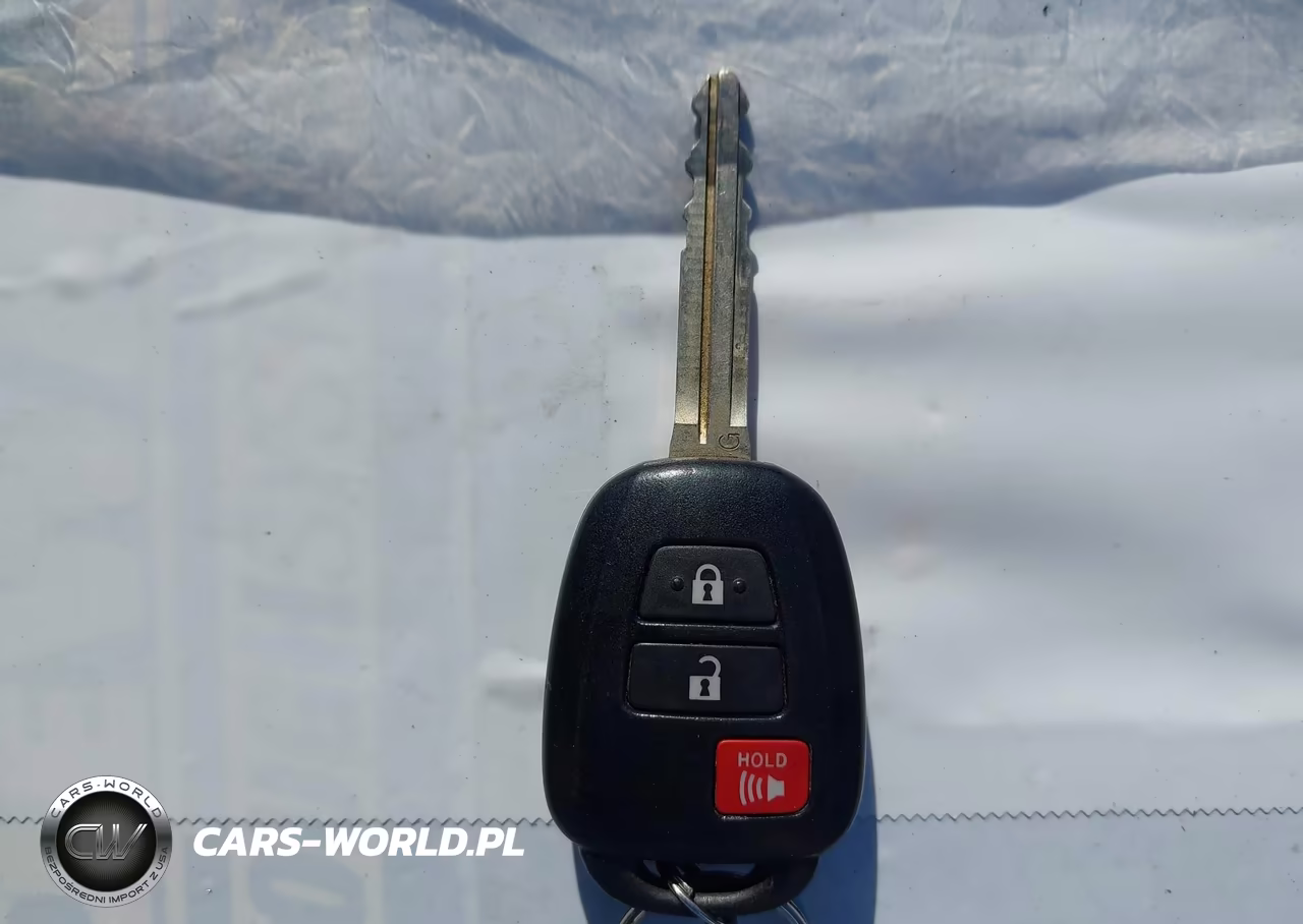 2012 Toyota Prius C Two VIN:JTDKDTB33C1030369 - 11