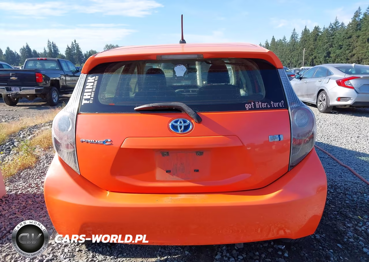2012 Toyota Prius C Two VIN:JTDKDTB33C1030369 - 17