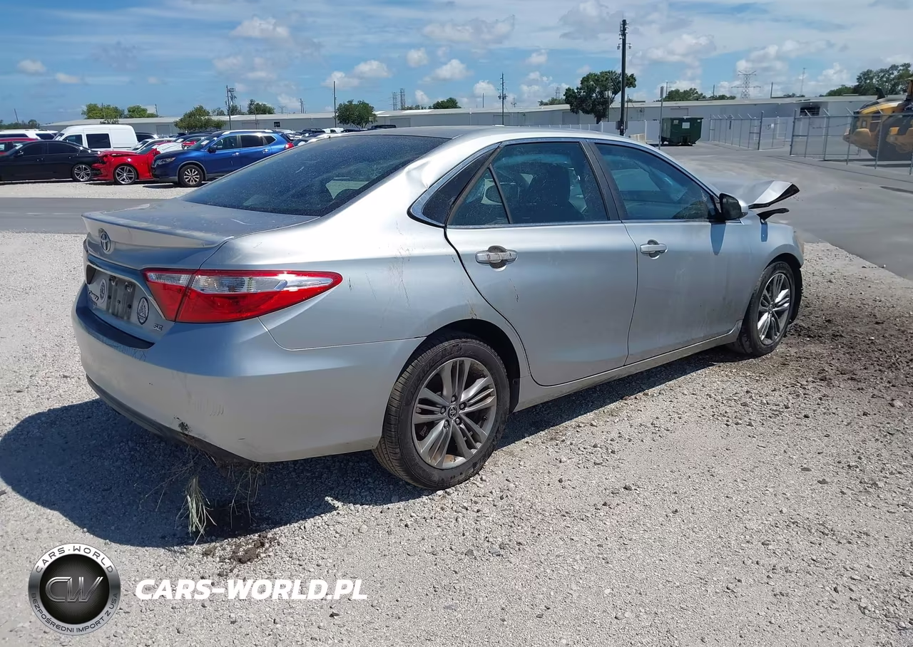 2015 Toyota Camry Se VIN:4T1BF1FK4FU092216 - 4
