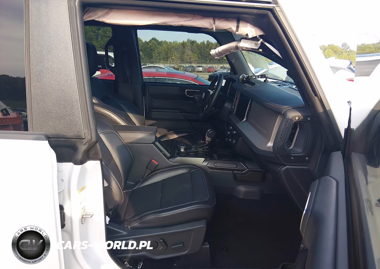 2025 Ford Bronco Outer Banks VIN:1FMDE8BH1SLA64520 - 5