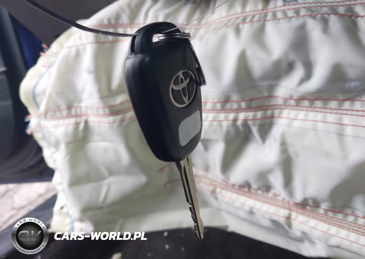 2014 Toyota Corolla S Plus VIN:5YFBURHE8EP147987 - 11