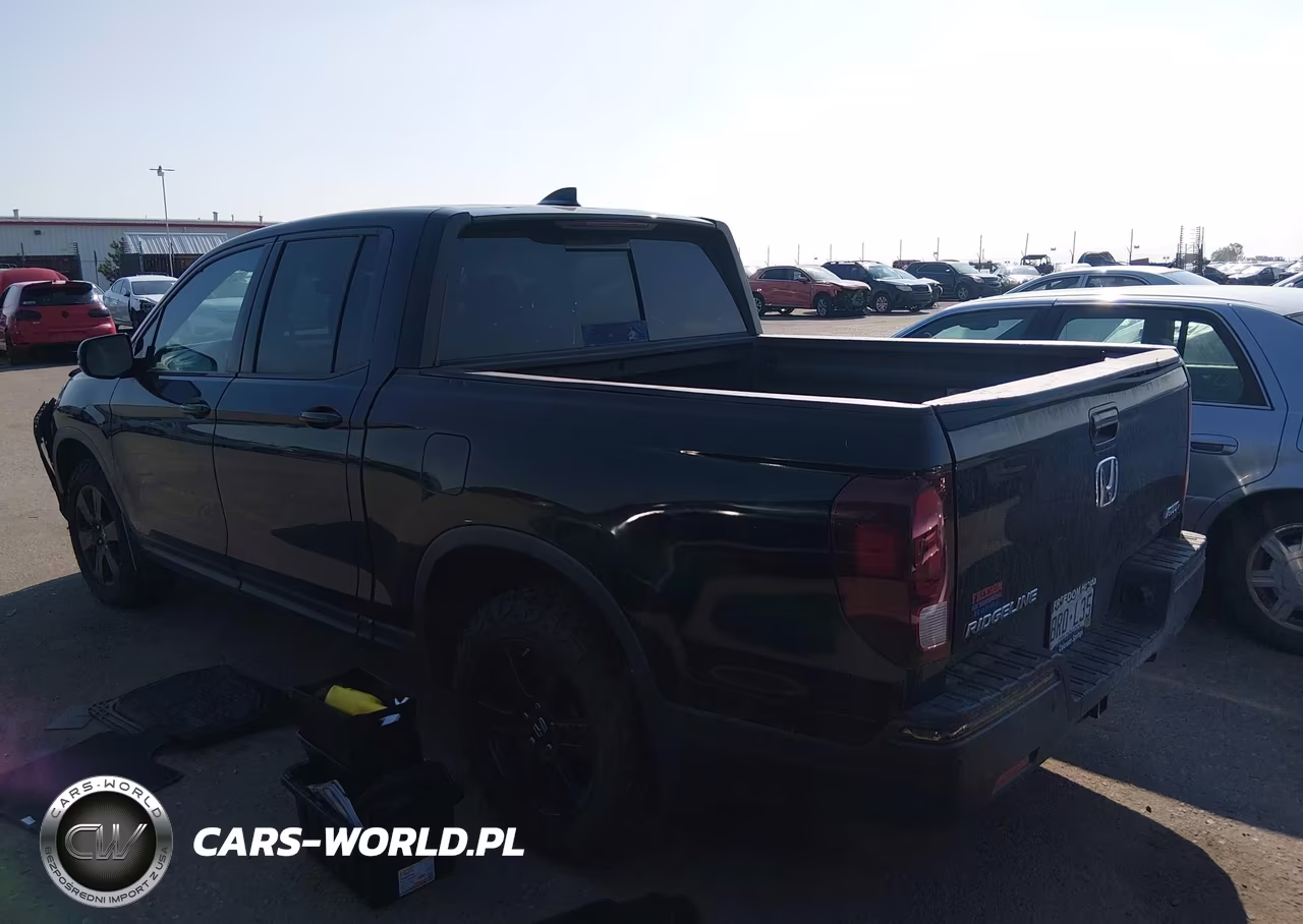 2017 Honda Ridgeline Black Edition VIN:5FPYK3F86HB037716 - 3