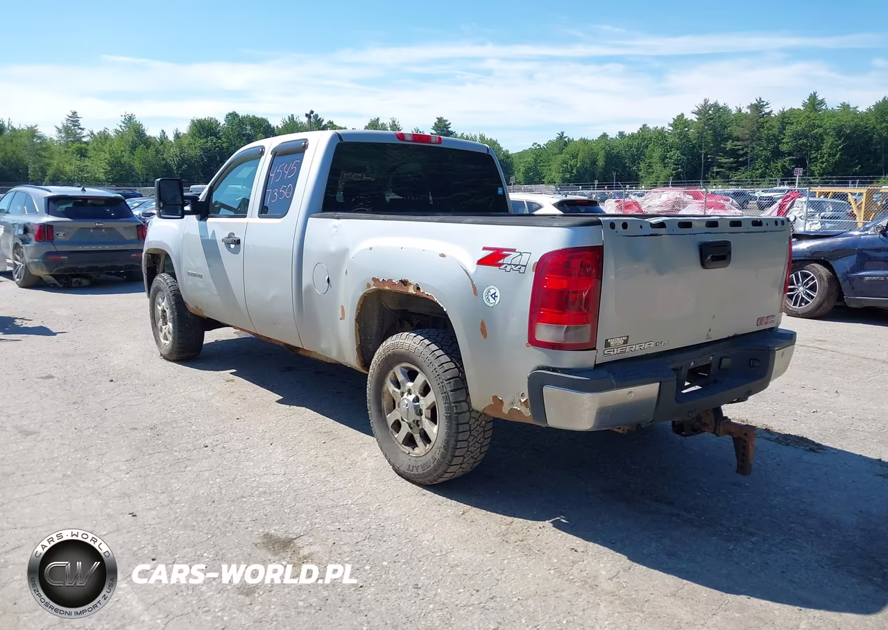 2011 GMC Sierra 2500Hd VIN:1GT220C82BZ159735 - 3