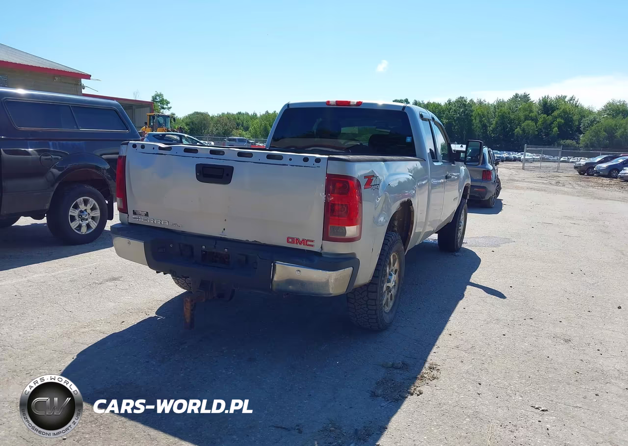2011 GMC Sierra 2500Hd VIN:1GT220C82BZ159735 - 4