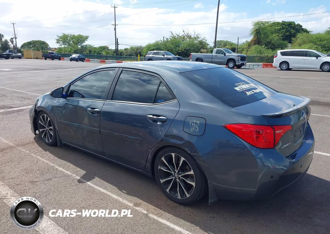 2017 Toyota Corolla Se VIN:5YFBURHE4HP583806 - 3