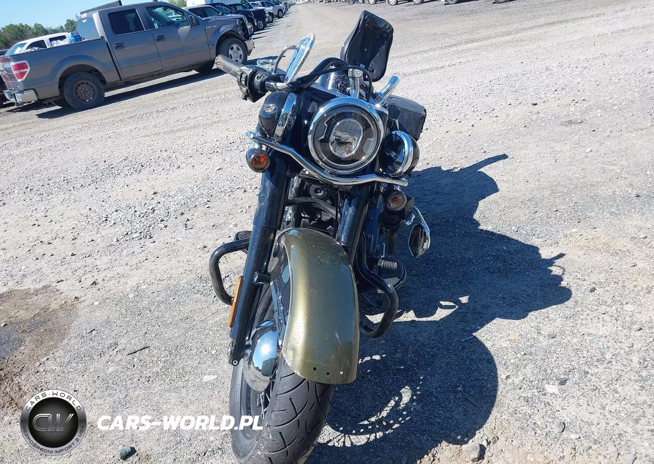 2018 Harley-Davidson Flhc Heritage Classic VIN:1HD1YAJ17JC014261 - 5