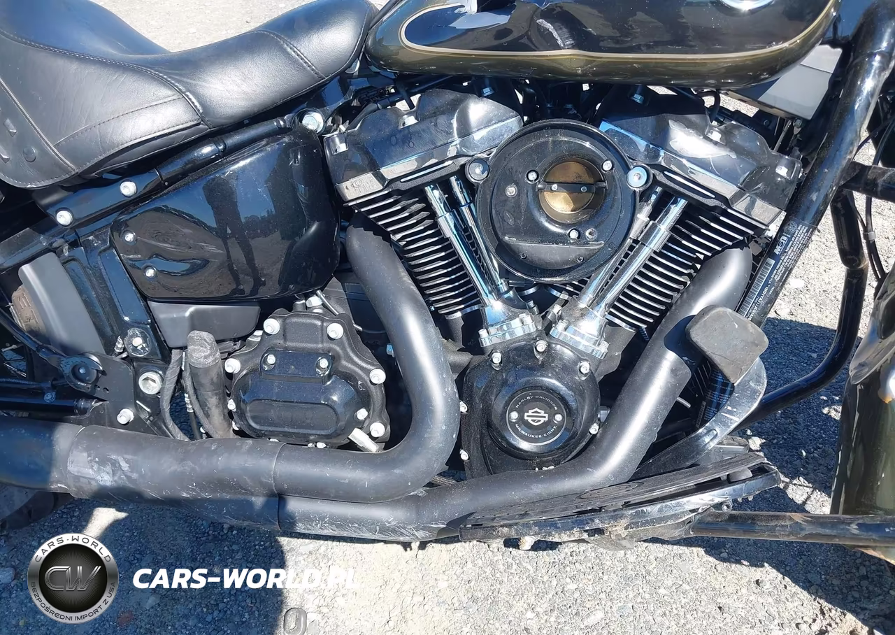 2018 Harley-Davidson Flhc Heritage Classic VIN:1HD1YAJ17JC014261 - 8