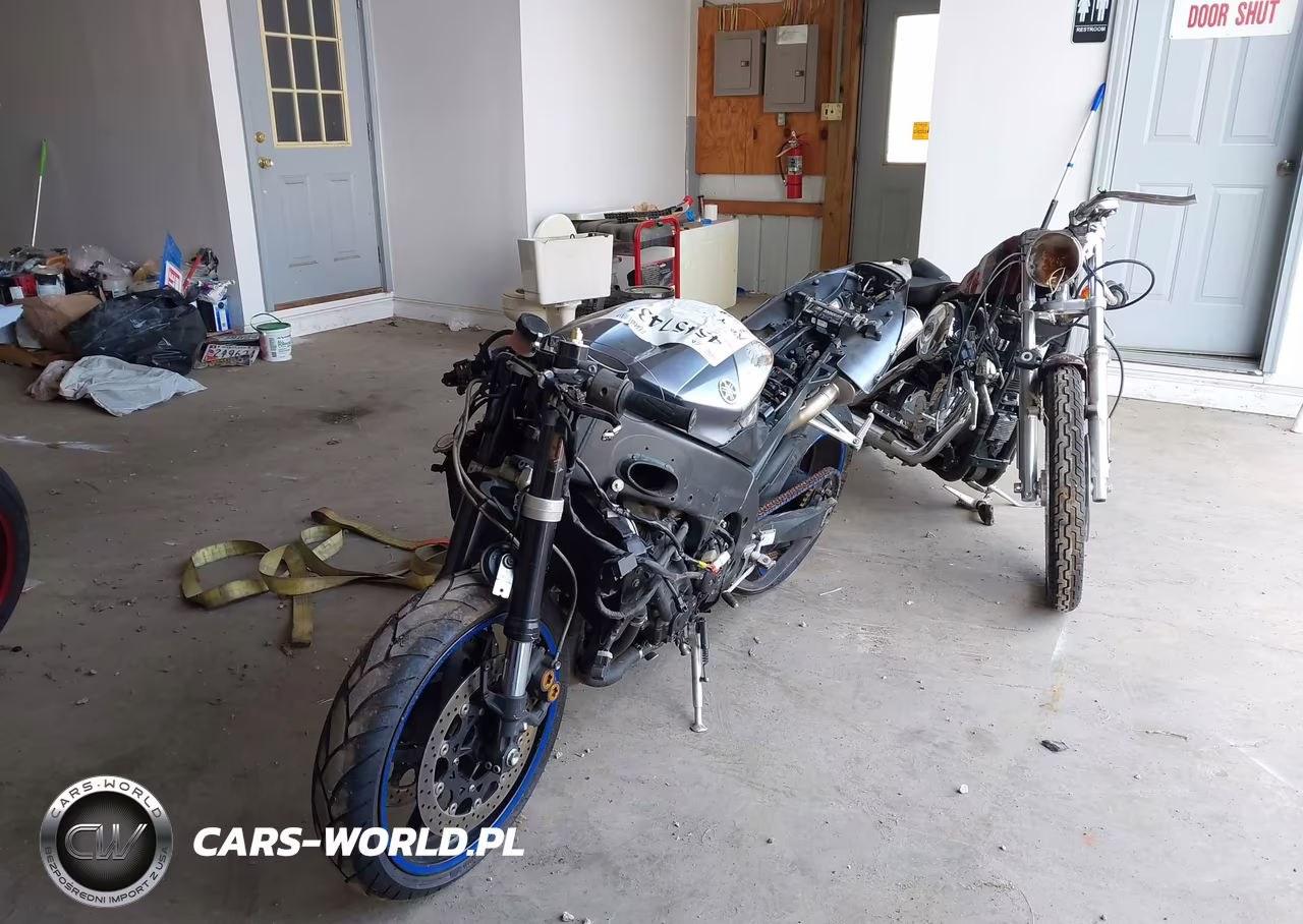 2004 Yamaha Yzfr1 – zdjęcie 1 z 17