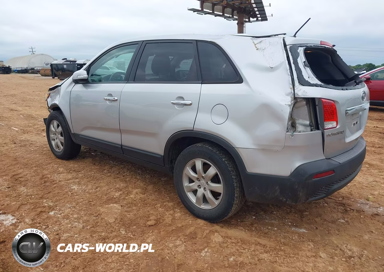 2011 Kia Sorento Lx VIN:5XYKT3A10BG145027 - 3