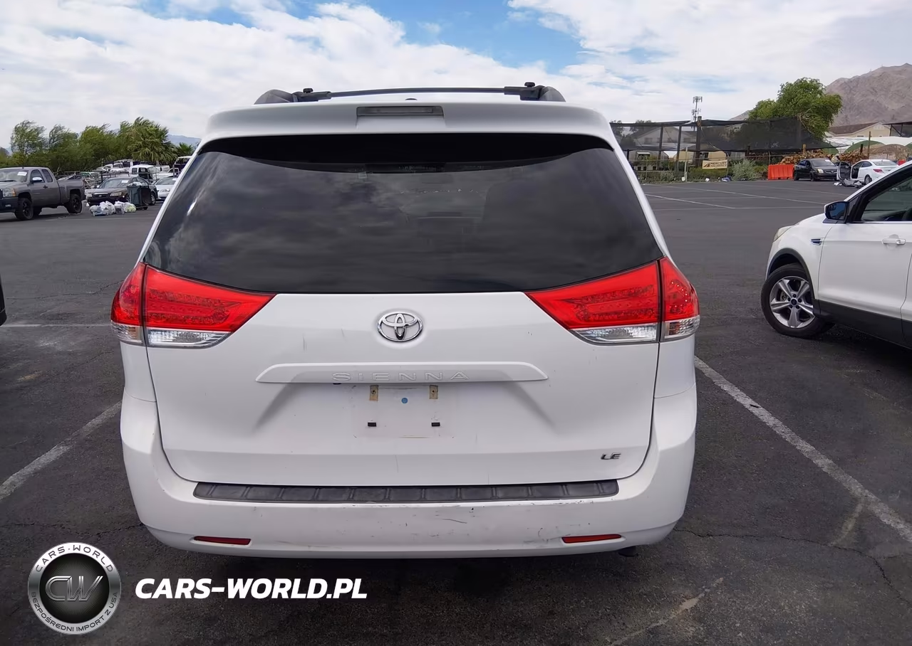 2014 Toyota Sienna Le V6 8 Passenger VIN:5TDKK3DC4ES489824 - 16