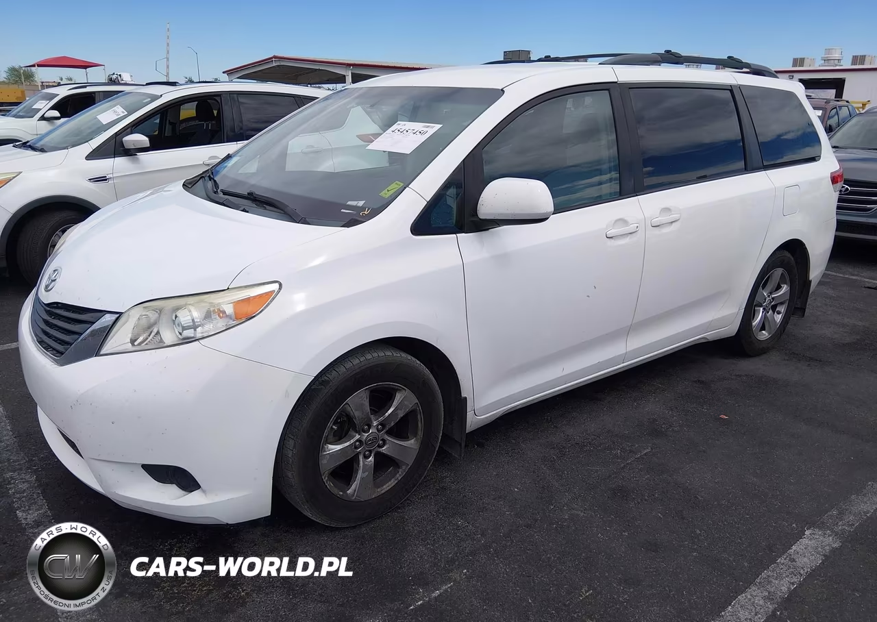 2014 Toyota Sienna Le V6 8 Passenger VIN:5TDKK3DC4ES489824 - 2