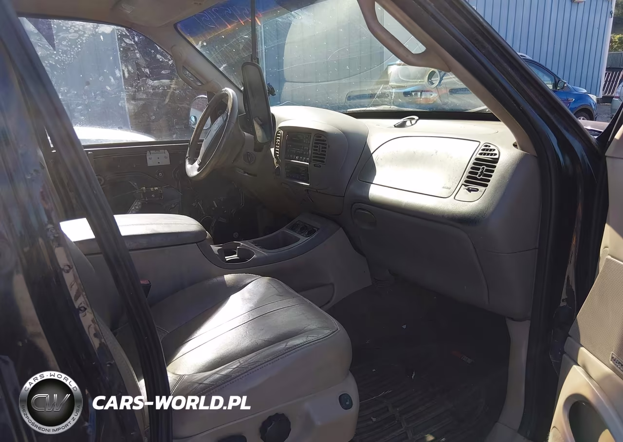 2002 Ford Expedition Eddie Bauer VIN:1FMPU18L22LA71379 - 5