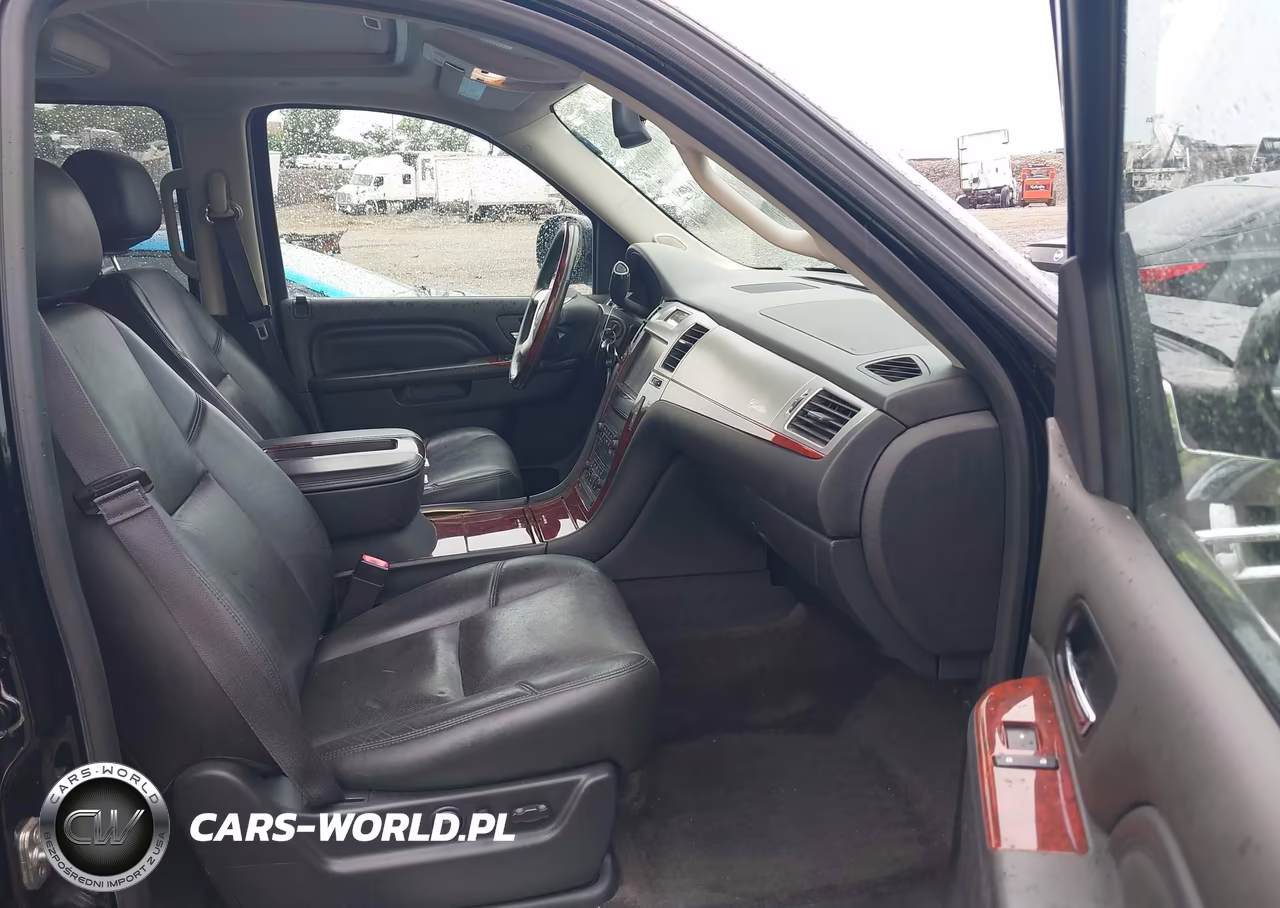 2014 Cadillac Escalade Luxury VIN:1GYS4BEF1ER195237 - 5