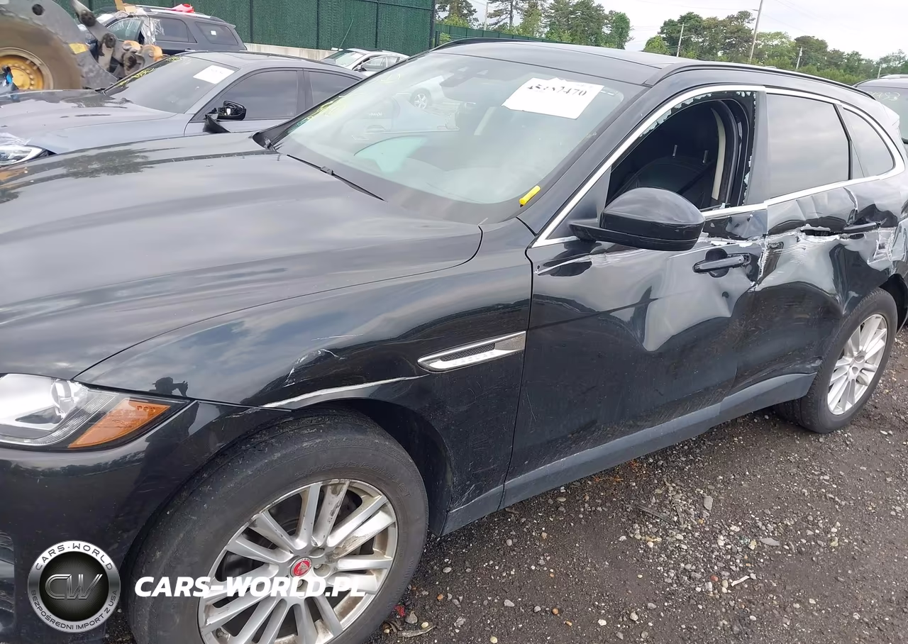 2017 Jaguar F-Pace 35T Prestige VIN:SADCK2BV3HA064653 - 6