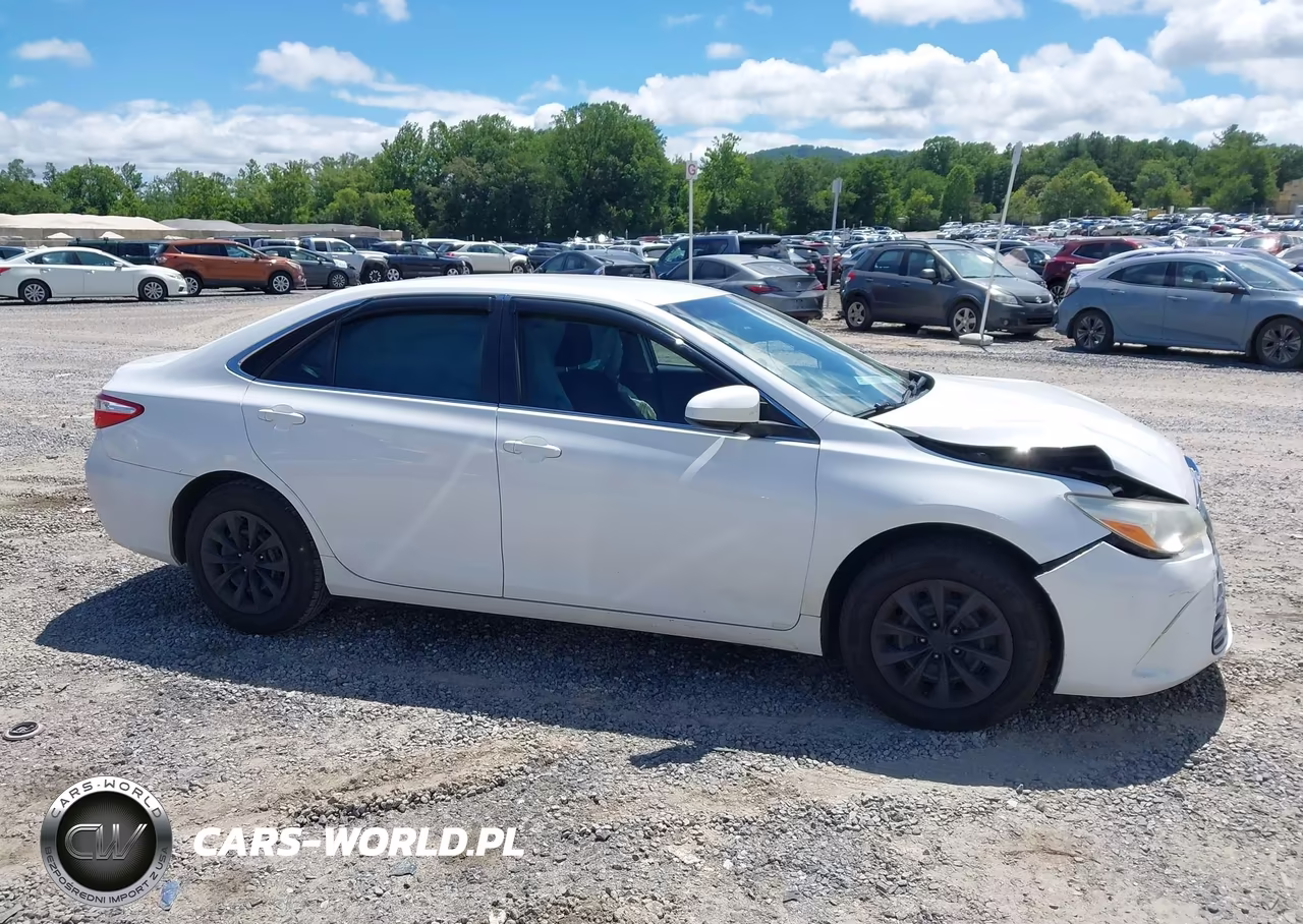 2017 Toyota Camry Le VIN:4T1BF1FK8HU731037 - 13