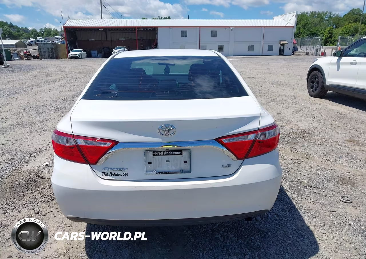 2017 Toyota Camry Le VIN:4T1BF1FK8HU731037 - 16