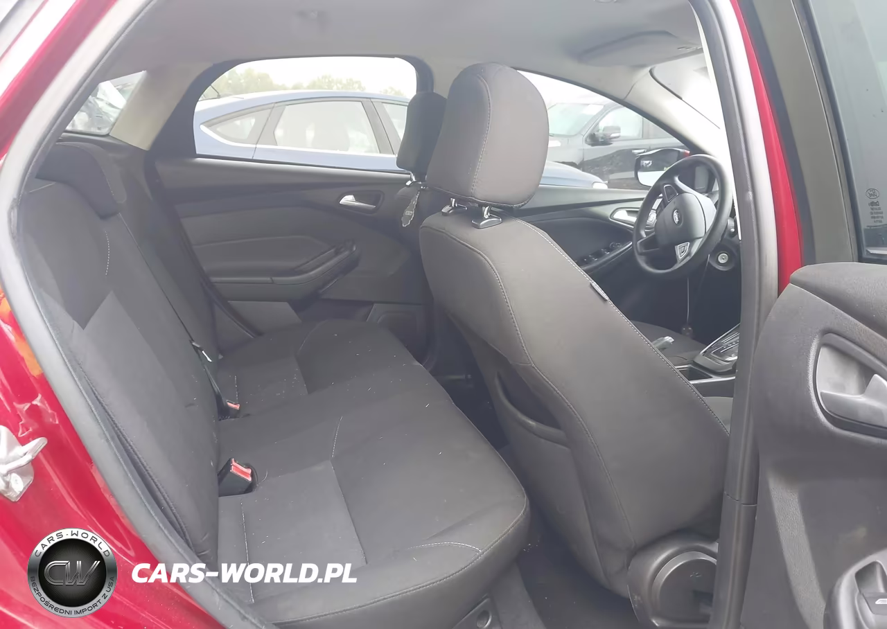 2015 Ford Focus Se VIN:1FADP3F21FL274313 - 8