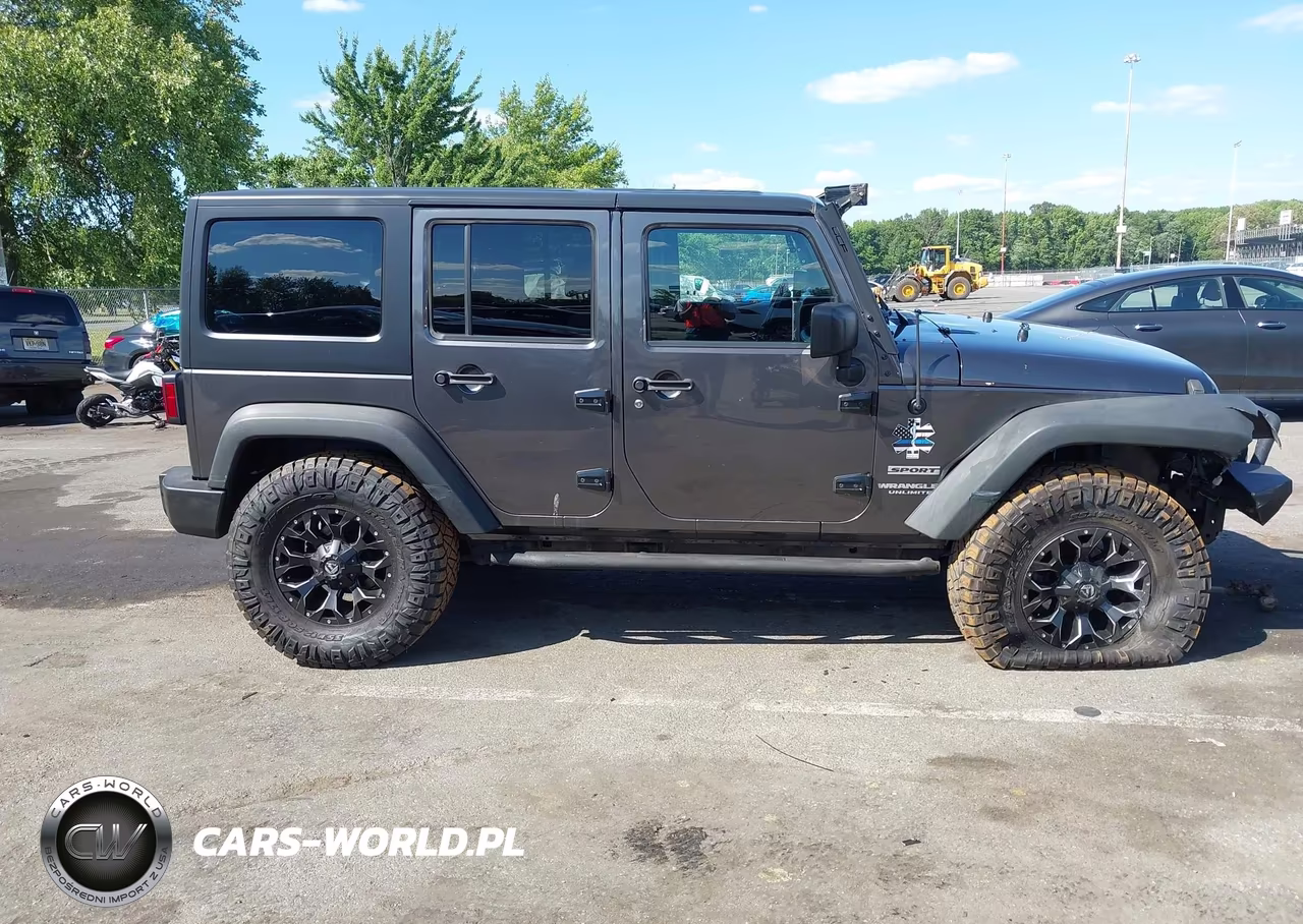2016 Jeep Wrangler Unlimited Sport VIN:1C4BJWDG8GL343518 - 13