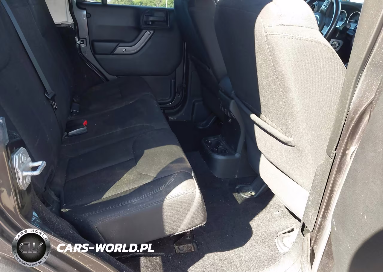 2016 Jeep Wrangler Unlimited Sport VIN:1C4BJWDG8GL343518 - 8