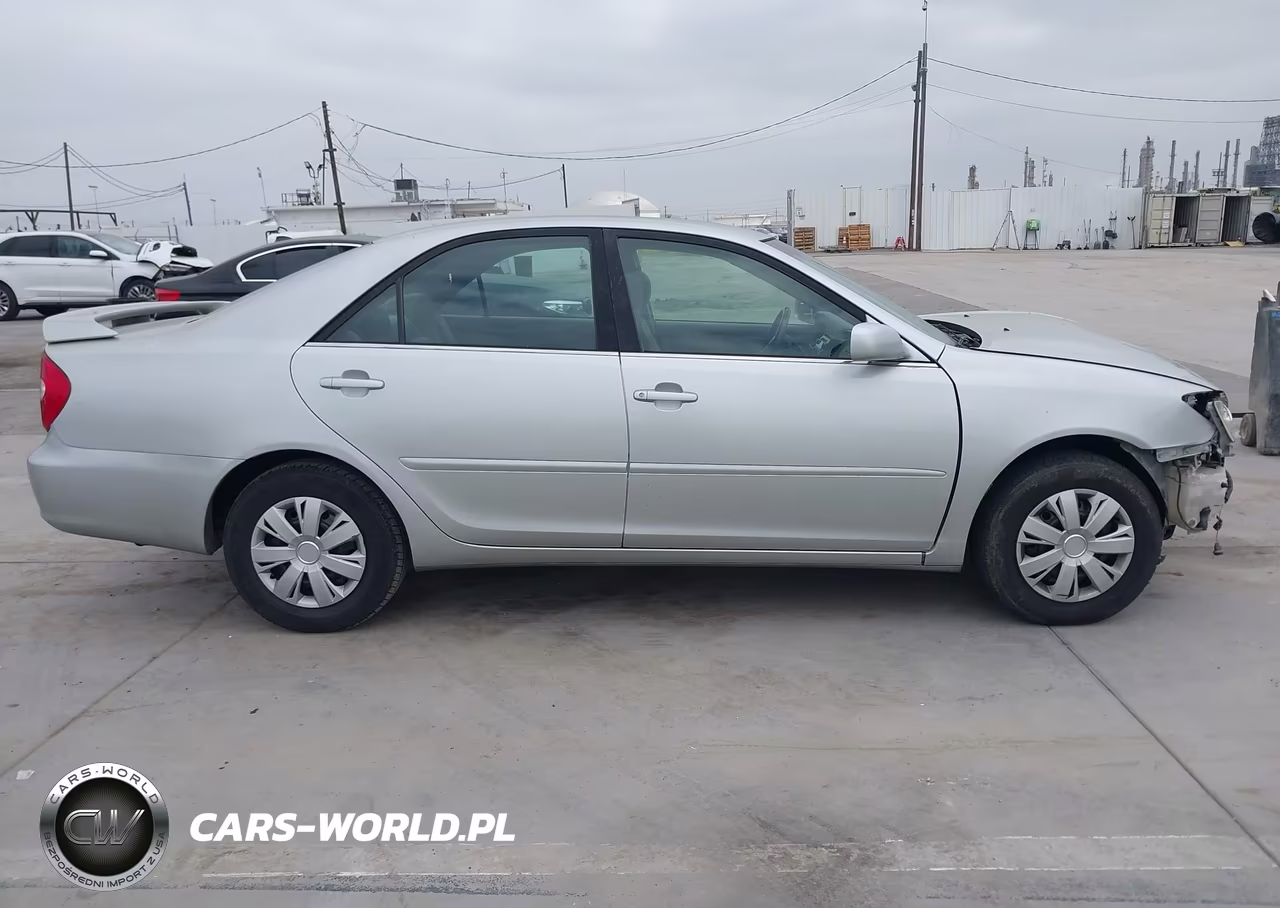 2004 Toyota Camry Le VIN:JTDBE32K640265523 - 16
