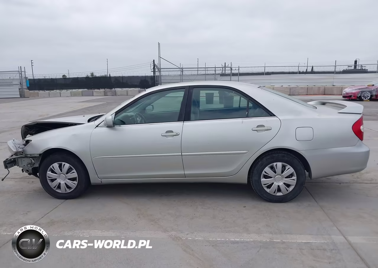 2004 Toyota Camry Le VIN:JTDBE32K640265523 - 17