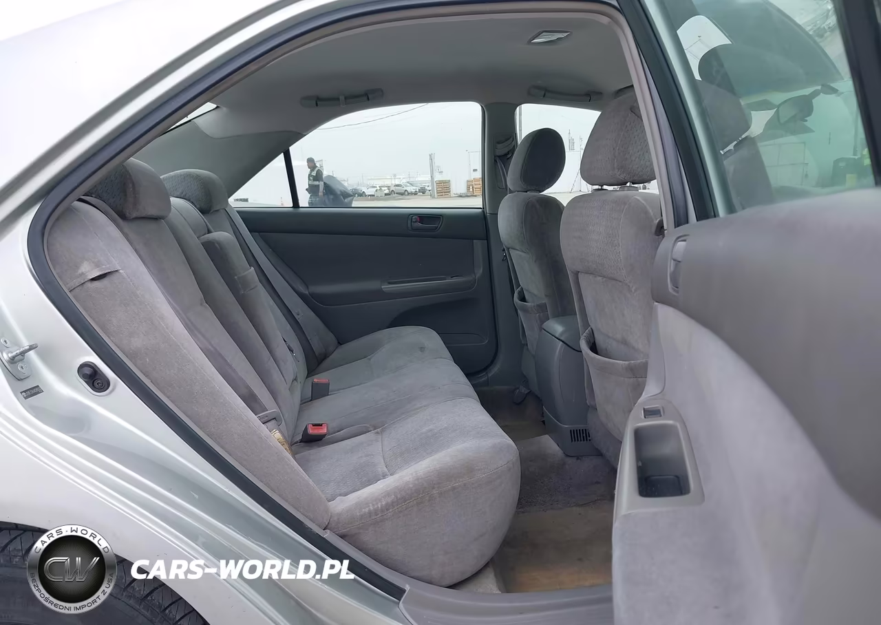 2004 Toyota Camry Le VIN:JTDBE32K640265523 - 8