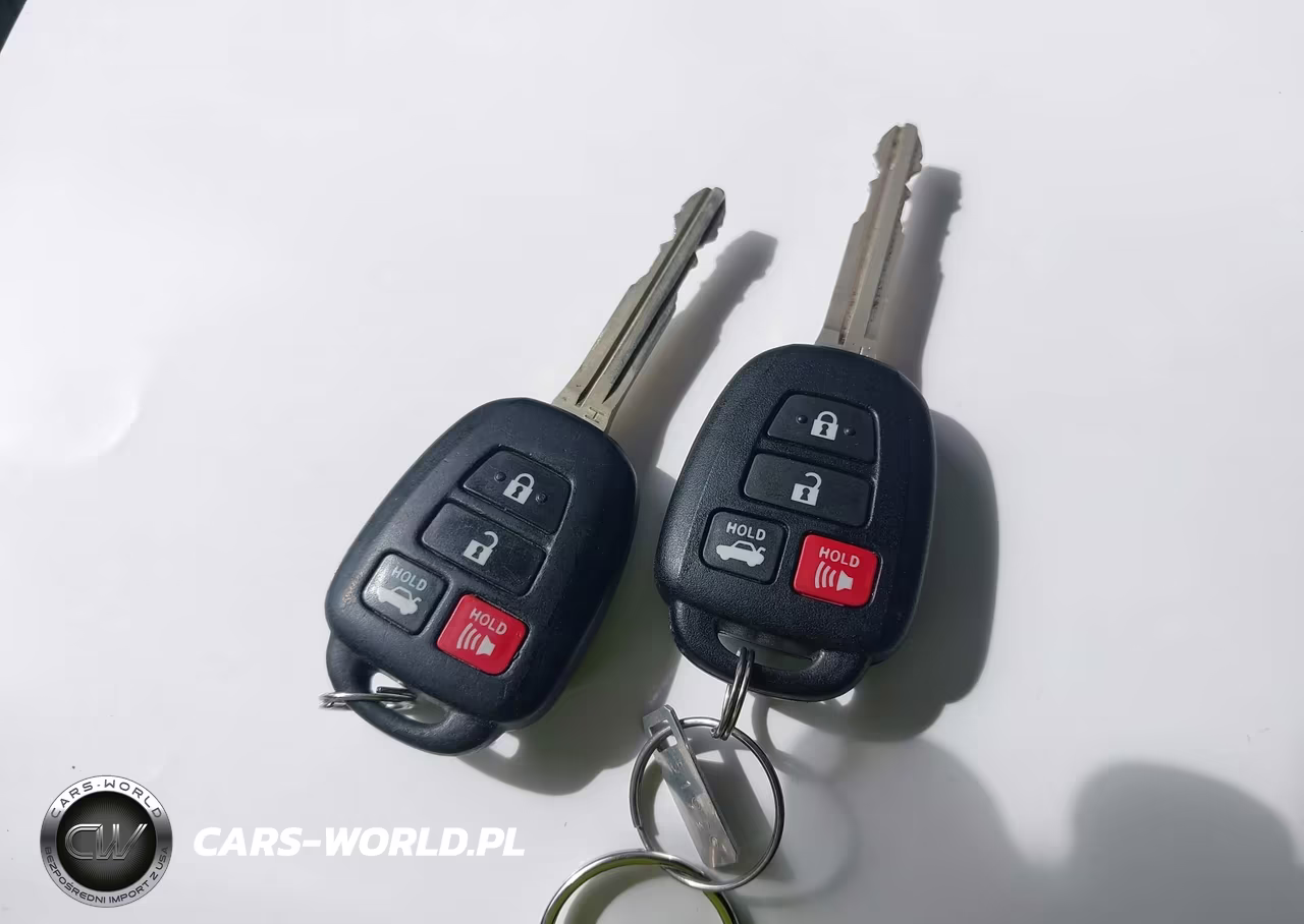 2017 Toyota Corolla Le VIN:2T1BURHE1HC858483 - 11