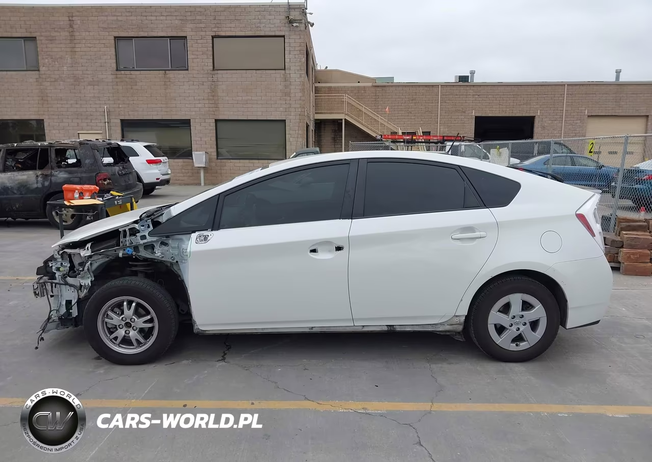 2011 Toyota Prius Three VIN:JTDKN3DU3B0323731 - 15
