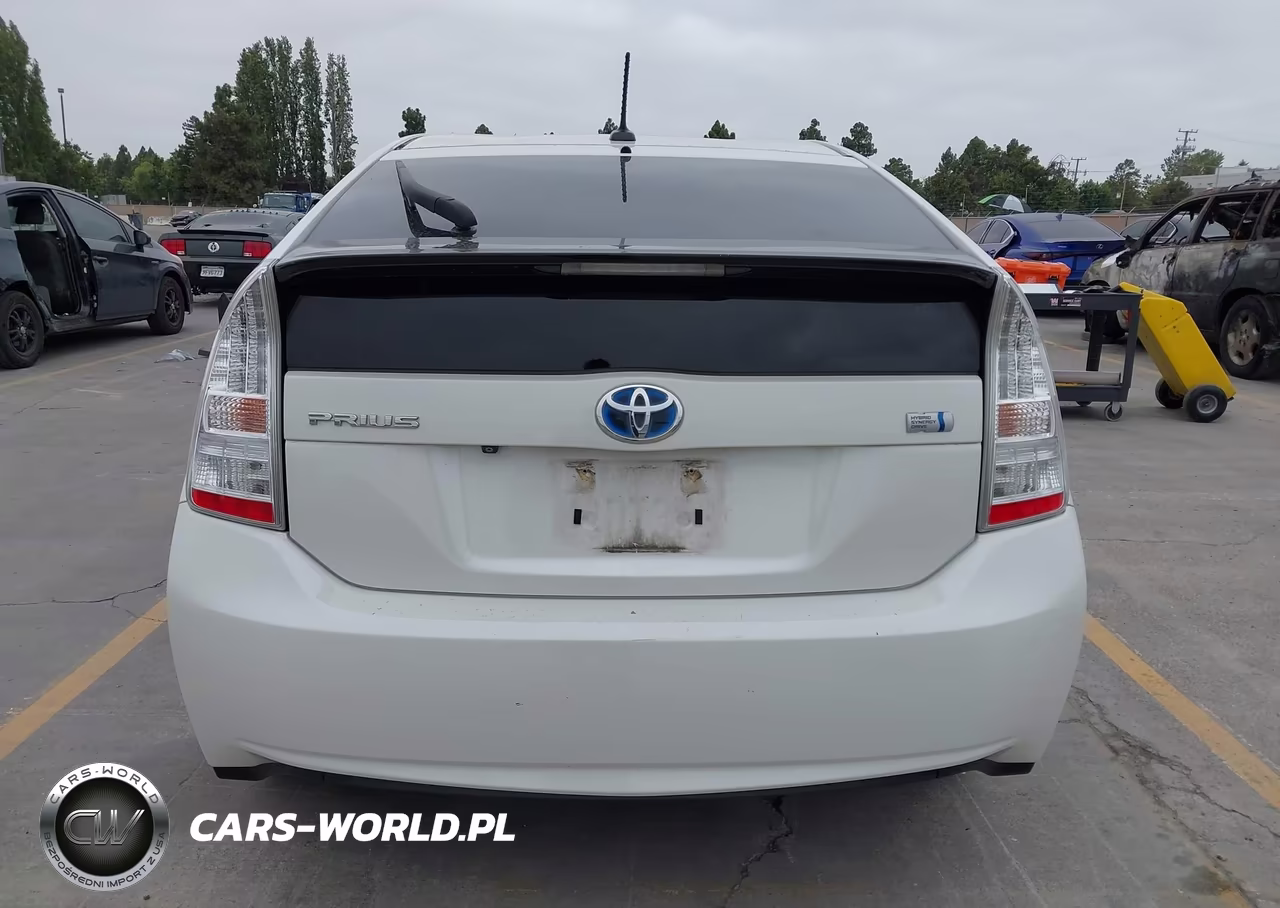 2011 Toyota Prius Three VIN:JTDKN3DU3B0323731 - 17