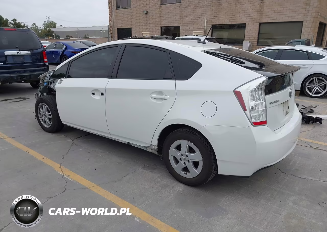 2011 Toyota Prius Three VIN:JTDKN3DU3B0323731 - 3