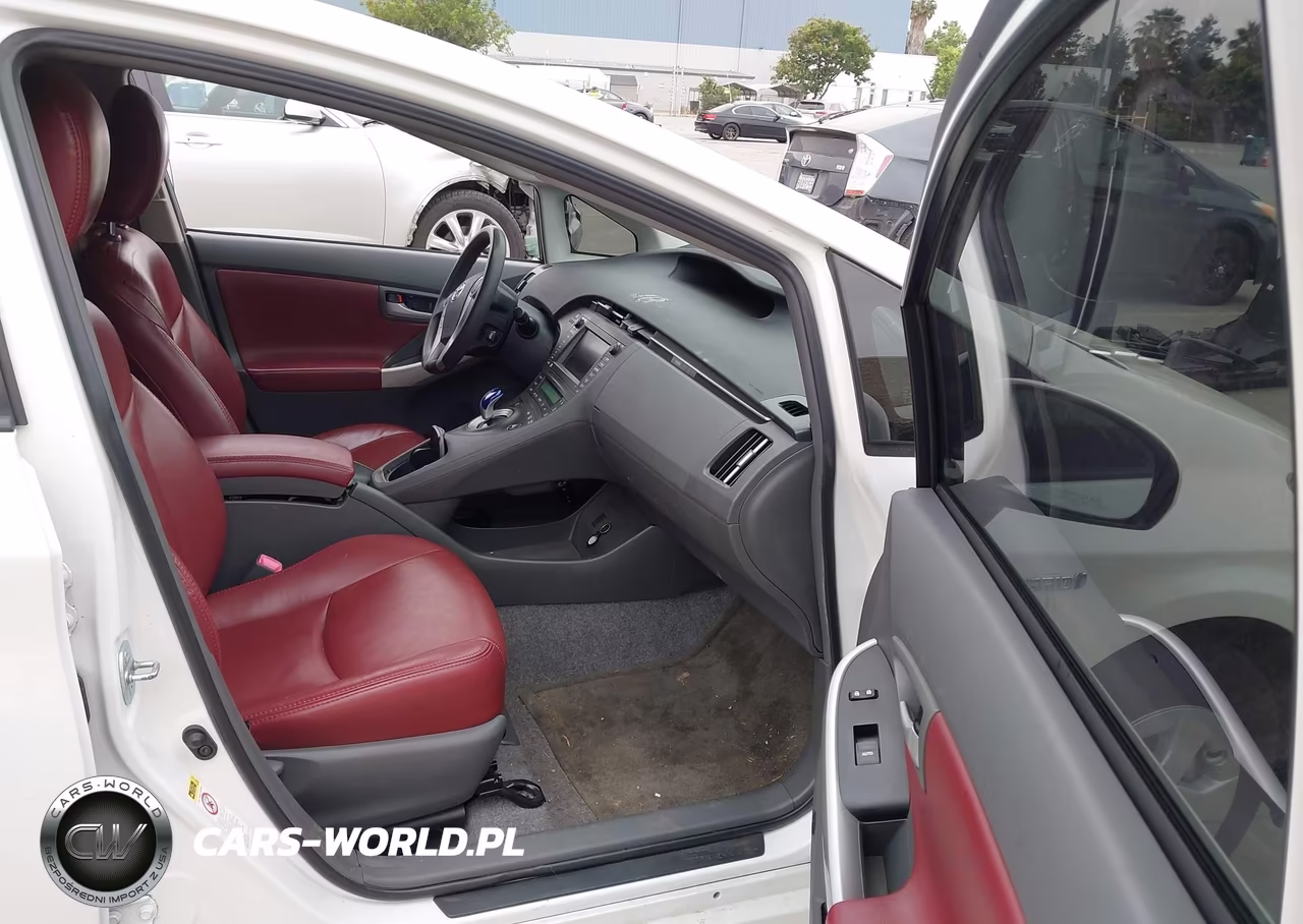2011 Toyota Prius Three VIN:JTDKN3DU3B0323731 - 5