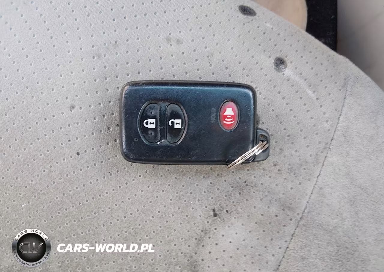 2014 Toyota Prius Two VIN:JTDKN3DU2E1797250 - 11