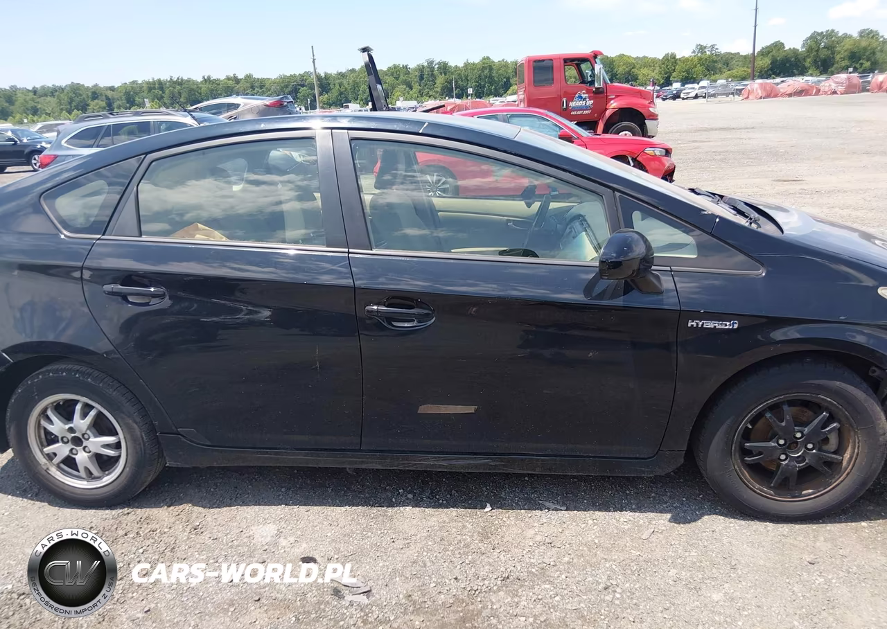 2014 Toyota Prius Two VIN:JTDKN3DU2E1797250 - 13