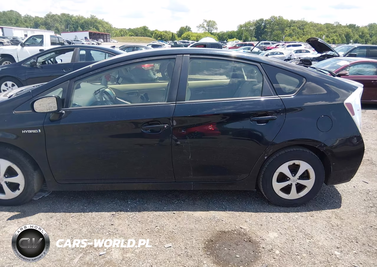 2014 Toyota Prius Two VIN:JTDKN3DU2E1797250 - 14