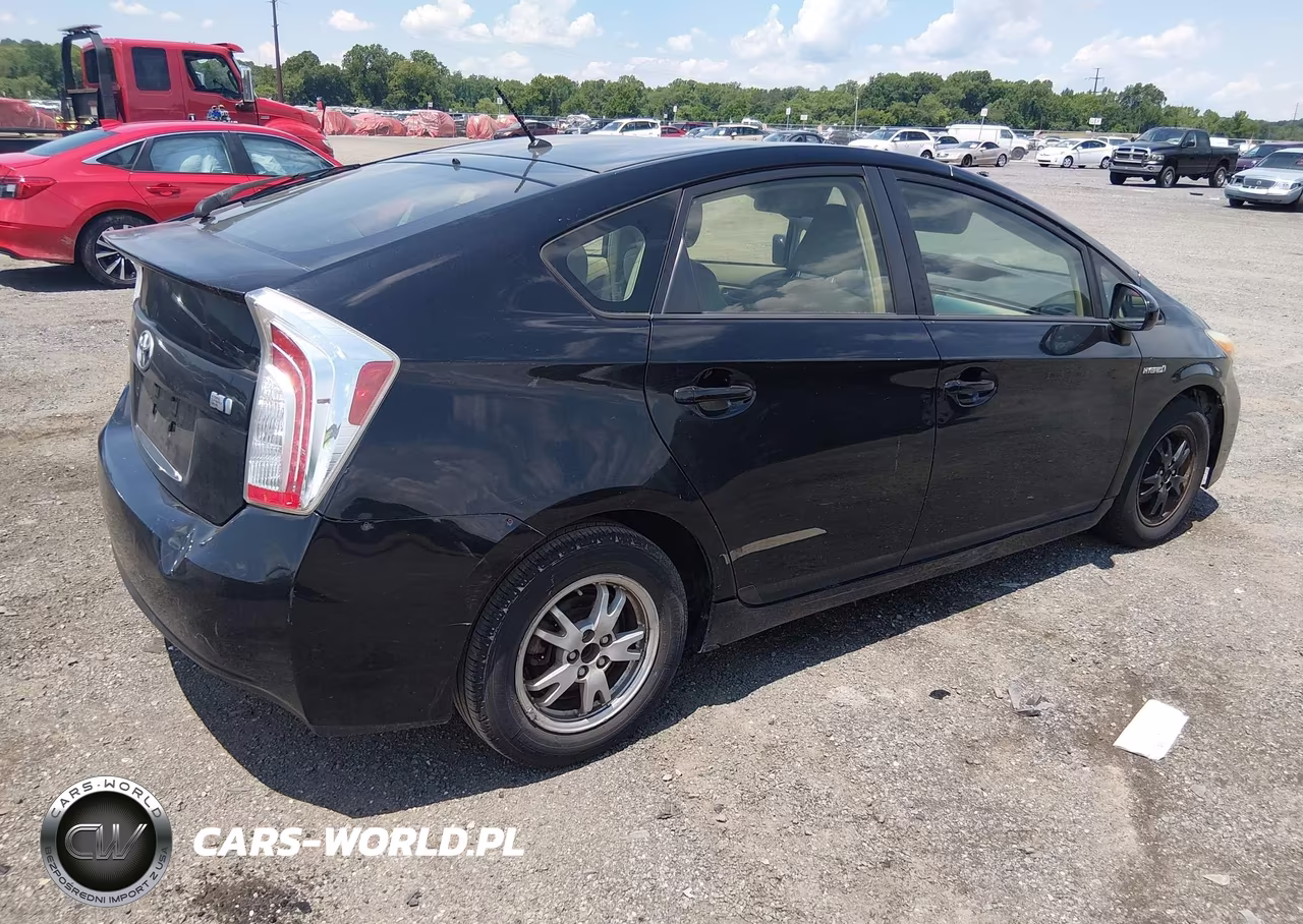 2014 Toyota Prius Two VIN:JTDKN3DU2E1797250 - 4