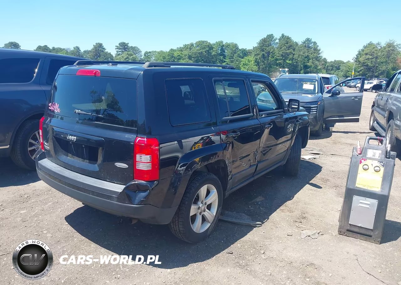2014 Jeep Patriot Latitude VIN:1C4NJRFB9ED892314 - 4