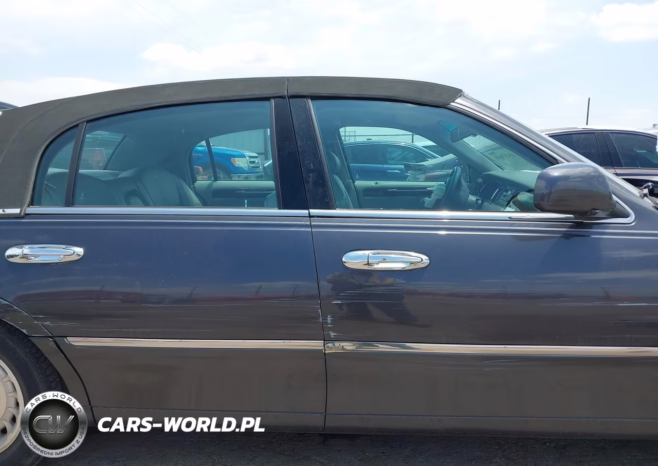 2000 Lincoln Town Car Executive VIN:1LNHM81W6YY936965 - 14