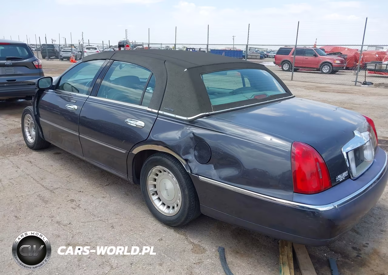 2000 Lincoln Town Car Executive VIN:1LNHM81W6YY936965 - 3