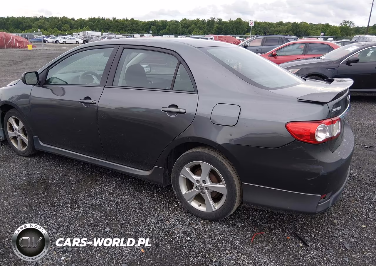 2013 Toyota Corolla S VIN:2T1BU4EE9DC102305 - 3